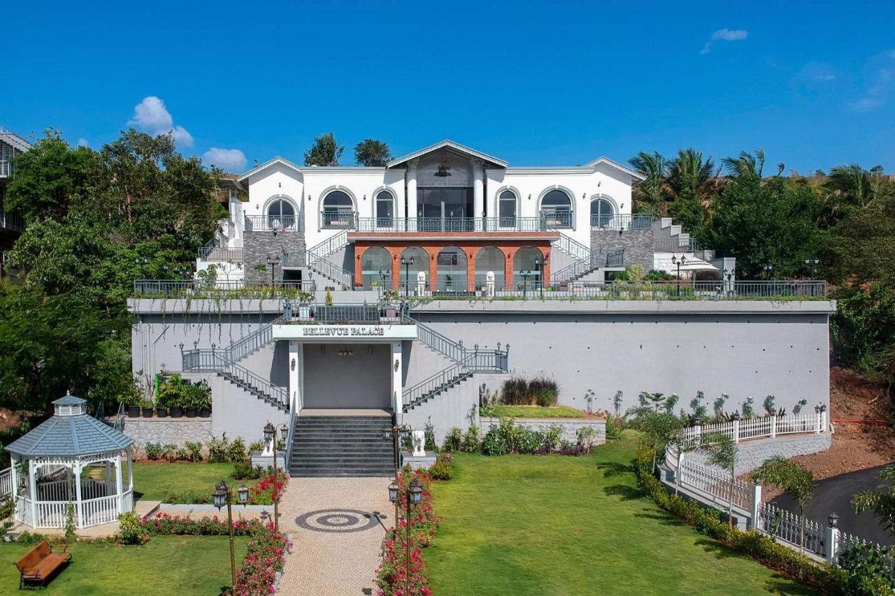 Bellevue Palace By Stayvista - Lavish Abode With A Pool, Landscaped Lawn, Gazebo & Adventure Activities Насик Экстерьер фото