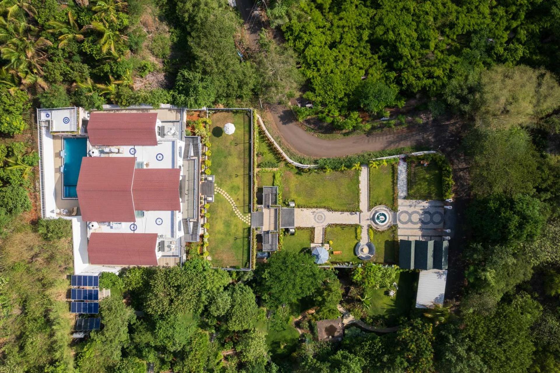 Bellevue Palace By Stayvista - Lavish Abode With A Pool, Landscaped Lawn, Gazebo & Adventure Activities Насик Экстерьер фото